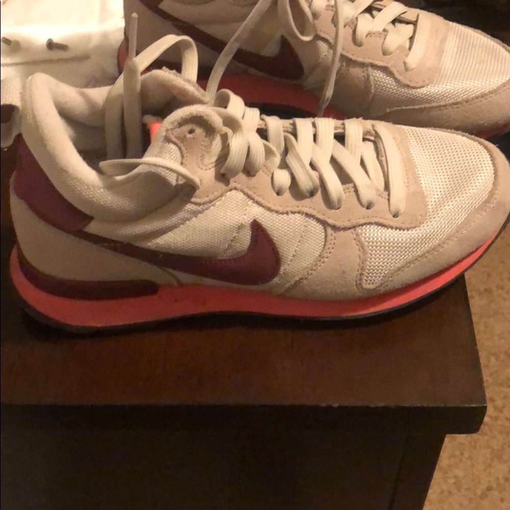 Tennis worn once